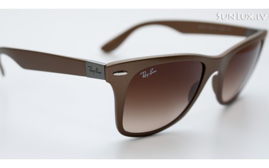 Ray-Ban Wayfarer Liteforce (RB4195 603313 52mm) saules brilles